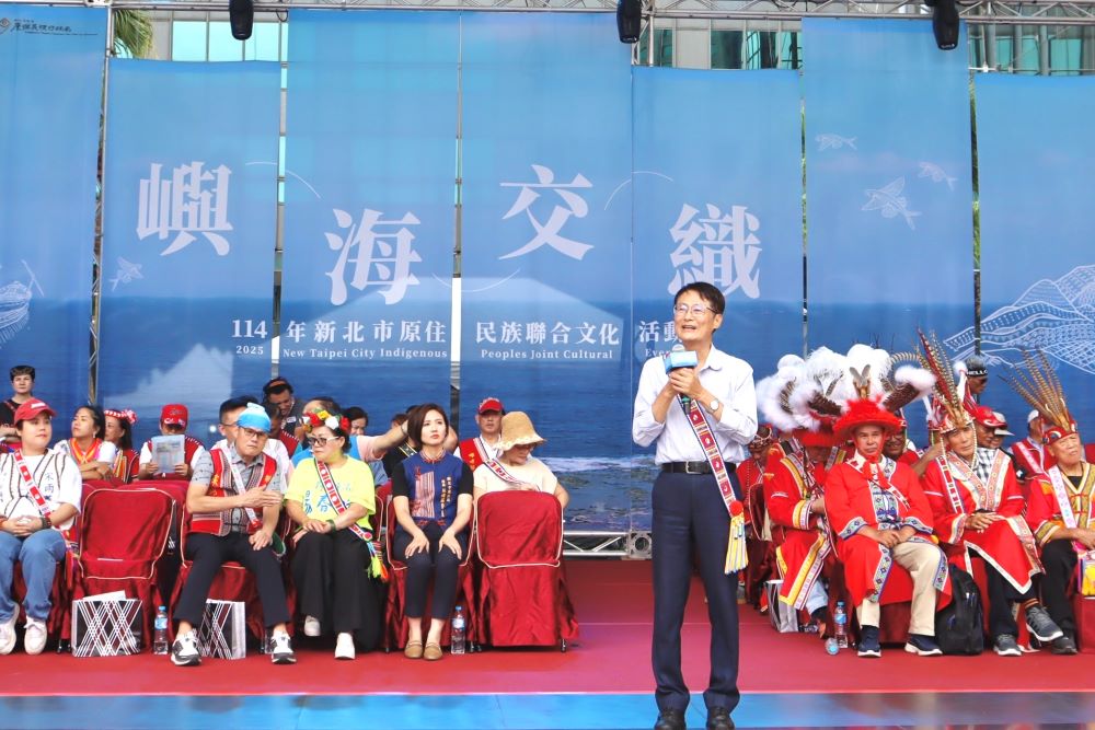 《圖說》陳純敬副市長出席致詞，前排左四原民局長林瑋茜。〈原民局提供〉