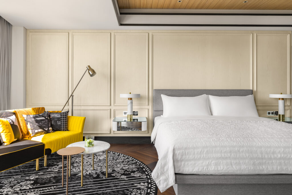 3. %E9%99%BD%E5%85%89%E7%81%91%E8%90%BD%E5%9C%A8%E6%88%BF%E5%85%A7%EF%BC%8C%E6%97%85%E4%BA%BA%E5%8F%AF%E5%9C%A8%E9%A6%99%E6%B0%9B%E5%8C%85%E5%9C%8D%E4%B8%8B%E9%96%B1%E8%AE%80%E3%80%81%E6%94%BE%E9%AC%86%EF%BC%8C%E4%BA%AB%E5%8F%97%E4%B8%80%E5%A0%B4%E5%B0%88%E5%B1%AC%E7%9A%84%E3%80%8E%E6%85%B5%E6%87%B6%E5%81%87%E6%9C%9F%E3%80%8F