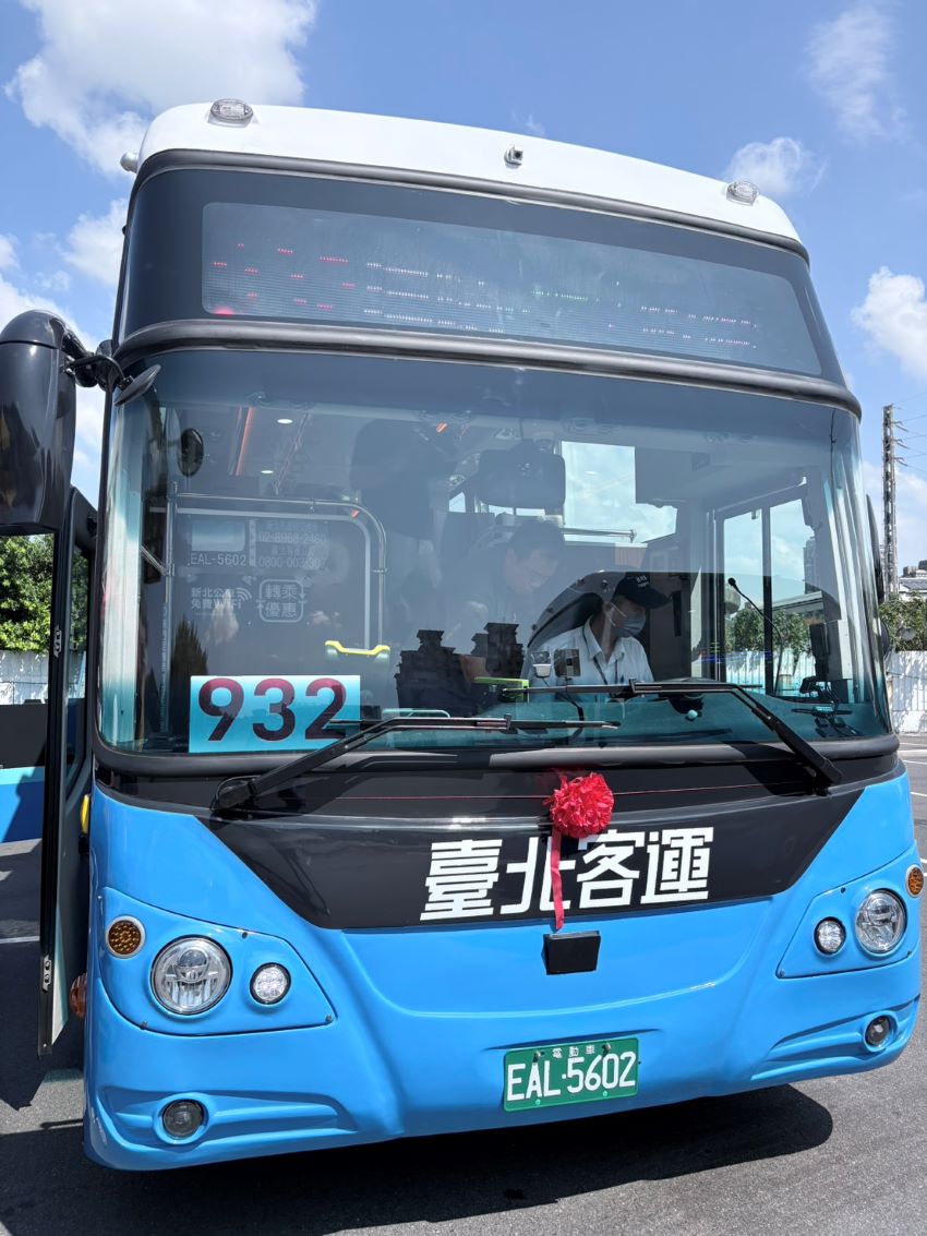 《圖說》城際型電動公車。〈交通局提供〉