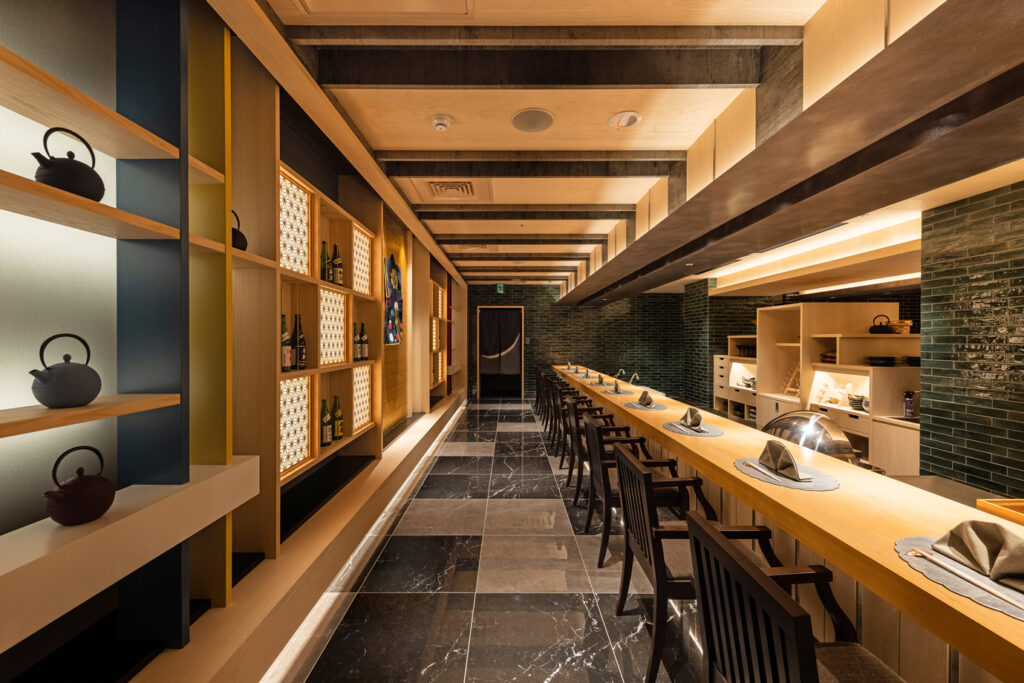 JR%E5%9C%96%E8%AA%AA3 HAYASE%E6%97%A5%E6%9C%AC%E6%96%99%E7%90%86%E9%A4%90%E5%BB%B3%E5%89%B2%E7%83%B9%E5%8F%AF%E8%BF%91%E8%B7%9D%E9%9B%A2%E8%88%87%E4%B8%BB%E5%BB%9A%E4%BA%92%E5%8B%95 1024x683 1