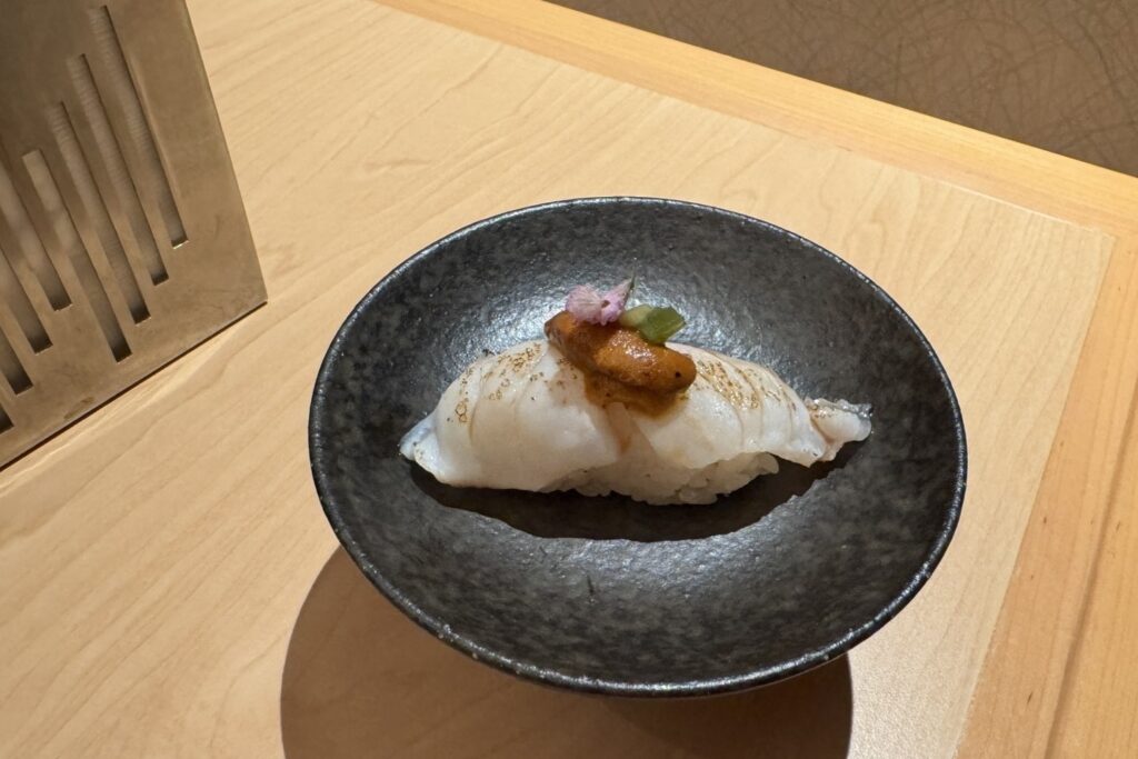 JR%E5%9C%96%E8%AA%AA5 %E7%82%99%E7%87%92%E4%B9%9D%E7%B9%AA%E9%AD%9A%E5%A3%BD%E5%8F%B8%E4%B9%98%E5%8C%97%E6%B5%B7%E9%81%93%E7%94%9F%E6%B5%B7%E8%86%BD%E7%82%99%E9%A6%99%E8%88%87%E6%B5%B7%E8%86%BD%E7%94%98%E6%BD%A4%E4%BA%A4%E8%9E%8D%E7%B4%B0%E8%86%A9%E9%A6%A5%E9%83%81 1024x683 1