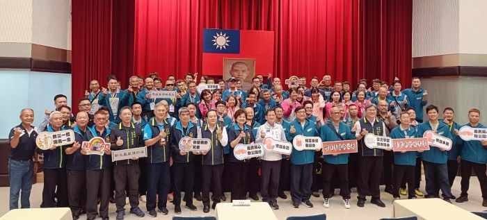 《圖說》新北消局長陳崇岳及連江縣消防局長曹典鈺與交流人員合照。〈消防局提供〉