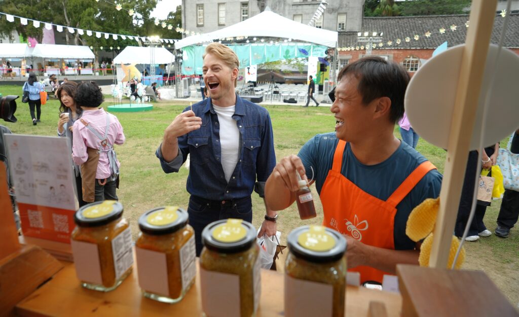 %E6%97%85%E5%B1%85%E8%87%BA%E7%81%A3%E5%A4%9A%E5%B9%B4%E7%9A%84%E6%B3%95%E7%B1%8D%E7%BE%8E%E9%A3%9F%E9%81%94%E4%BA%BA%E6%B3%95%E6%AF%94%E6%AD%90%E4%B9%9F%E8%92%9E%E8%87%A8%E5%8D%97%E6%B3%A2%E7%81%A3%E5%B8%82%E9%9B%86%E5%A4%A7%E5%95%96%E5%8D%97%E8%87%BA%E7%81%A3%E7%89%B9%E8%89%B2%E7%BE%8E%E9%A3%9F 1024x625 1