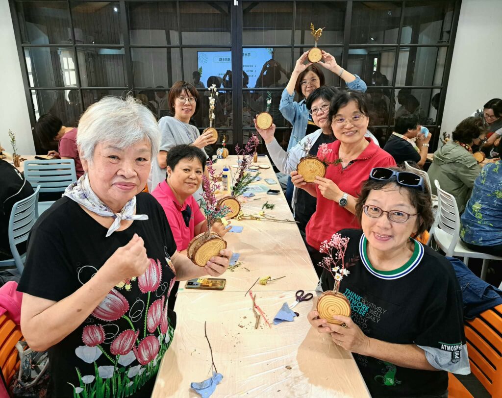 %E8%81%9A%E8%90%BD%E4%B9%8B%E6%A3%AE%E8%8A%B1%E5%99%A8 1024x812 1