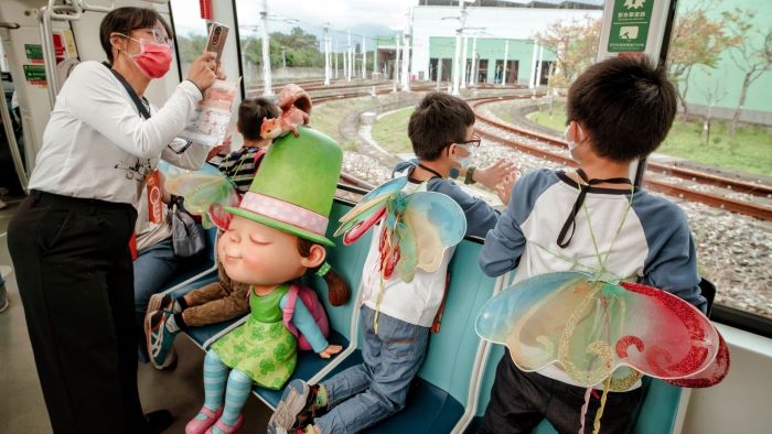 從理念化為行動    星奇兒暢遊淡海輕軌有愛無礙