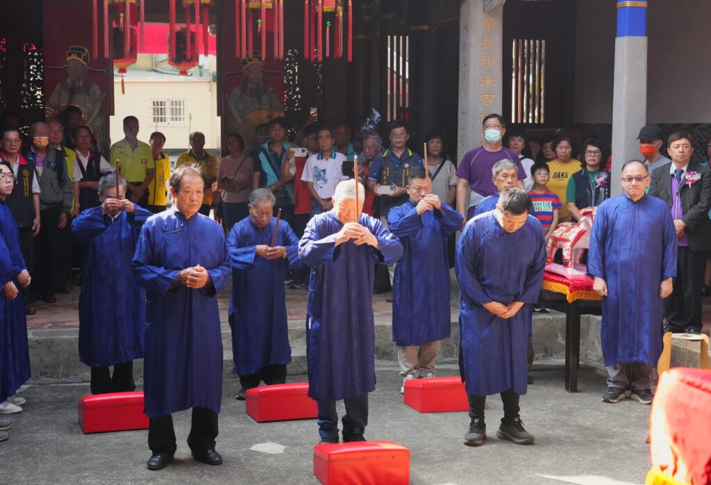 %E5%B8%82%E5%AE%9A%E5%8F%A4%E8%B9%9F%E8%A5%BF%E5%B1%AF%E5%BC%B5%E5%BB%96%E5%AE%B6%E5%BB%9F%E7%A7%8B%E7%A5%AD%E5%A4%A7%E5%85%B8%E9%9A%86%E9%87%8D%E7%99%BB%E5%A0%B4 %E8%A6%8B%E8%AD%89%E7%99%BE%E5%B9%B4%E5%AE%B6%E5%BB%9F%E6%96%87%E5%8C%96%E5%82%B3%E6%89%BF