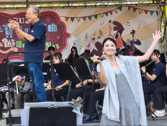 《圖說》台師大管葉樹涵等60人管樂隊與聲樂家陳譽晨演唱動物狂想曲。〈動保處提供〉