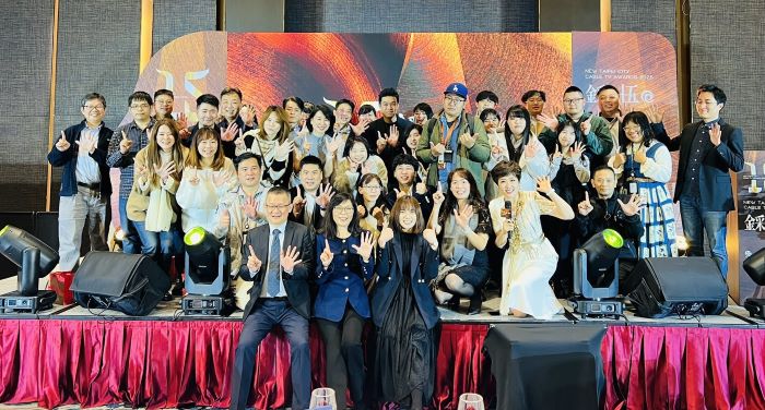 《圖說》中嘉寬頻同仁出席新北市第15屆金采獎頒獎典。〈中嘉寬頻提供〉