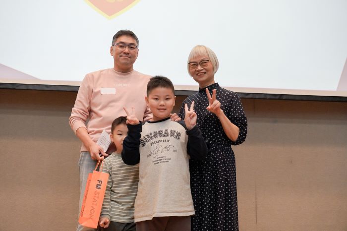 《圖說》頒獎現場，中為基金會董事長連素株。〈社會局提供〉