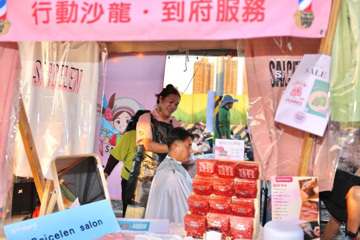 《圖說》創業圓夢組－Saicelen Salon 行動沙龍攤位。〈原民局提供〉