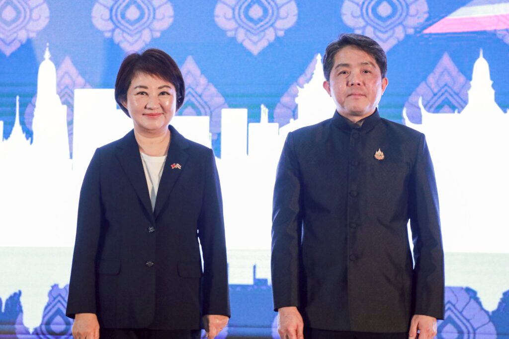 %E5%B8%82%E9%95%B7%E7%9B%A7%E7%A7%80%E7%87%95 %E6%96%87%E9%82%A3%E9%9A%86%E4%BB%A3%E8%A1%A8%E5%87%BA%E5%B8%AD%E8%88%87%E7%8F%BE%E5%A0%B4%E6%B3%B0%E5%9C%8B%E6%9C%8B%E5%8F%8B%E5%80%91 %E6%BA%AB%E9%A6%A8 %E4%BA%92%E5%8B%95 %E6%B0%A3%E6%B0%9B %E6%B4%BB%E6%BD%91%E7%86%B1%E7%B5%A1