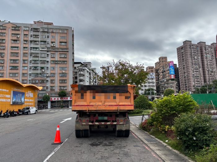 《圖說》中和警今年迄今依道路交通管理處罰條例最高罰鍰金額計算，總計將裁處高達新臺幣百萬元。〈中和分局提供〉