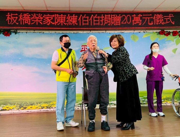 《圖說》陳伯伯深情感謝榮家，表示他對照顧的滿意。〈板橋榮家提供〉