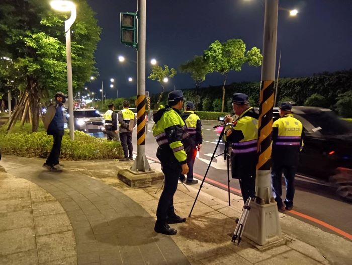 夜間噪音惹民怨   中和警強力取締改裝車