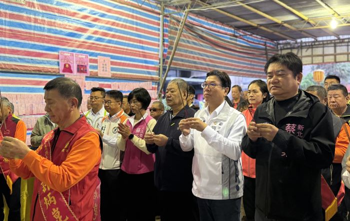 《圖說》今日為農曆10月19日保儀大夫聖誕千秋慶典，副市長劉和然一早前往新莊參拜。〈民政局提供〉