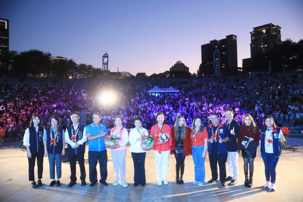 %E8%8F%B2%E5%BE%8B%E8%B3%93%E8%81%96%E8%AA%95%E7%AF%80%E9%A6%96%E5%BA%A6%E5%8F%B0%E4%B8%AD%E7%99%BB%E5%A0%B4 %E7%9B%A7%E5%B8%82%E9%95%B7 %E8%8F%B2%E9%A7%90%E5%8F%B0%E4%B8%BB%E5%B8%AD%E5%85%BC%E4%BB%A3%E8%A1%A8%E5%BD%AD%E7%A7%91%E8%93%89%E8%88%87%E4%B8%89%E5%8D%83%E5%90%8D%E8%8F%B2%E5%9C%8B%E5%83%91%E6%B0%91%E5%90%8C%E6%AD%A1