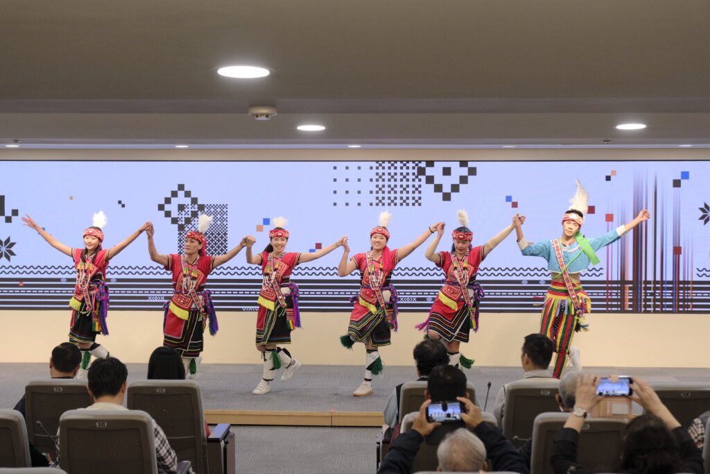 %E6%96%B0%E4%B8%96%E7%B4%80%E6%96%87%E5%8C%96%E8%97%9D%E8%A1%93%E5%9C%9803 1024x683 1