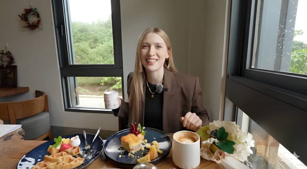 金山萬里冬季溫泉優惠開跑，網紅崔璀璨熱情體驗海底溫泉魅力帶動北海岸暖冬旅遊潮