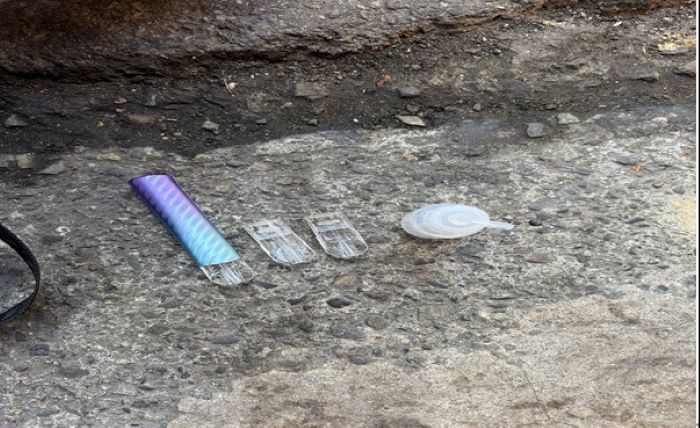 《圖說》新莊警查獲方嫌隨身物品證物。〈新莊分局提供〉