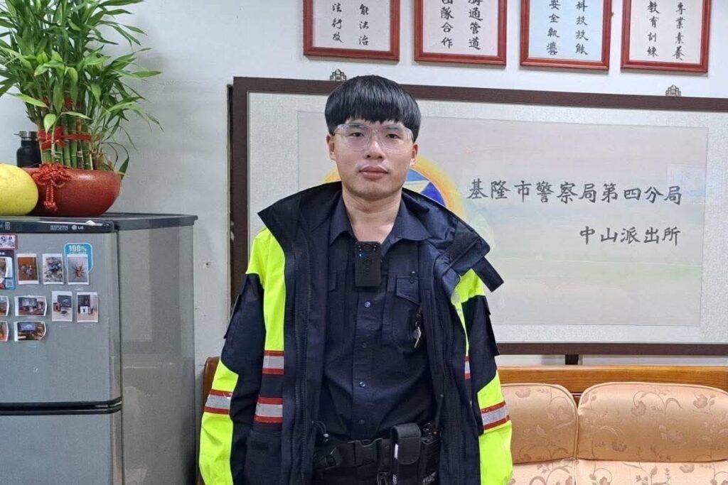 女童誤下車慌張哭泣求助  警即時安撫協助返校