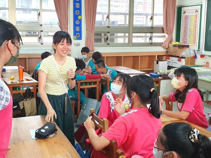 《圖說》中信國小鄭媛元專輔老師以真誠與溫柔接住每一位悄悄求助的學生。〈教育局提供〉
