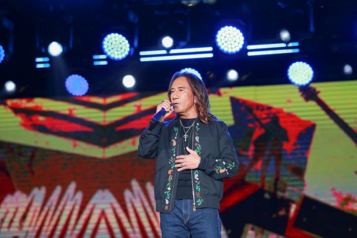 《圖說》「金曲演唱組合」動力火車以兼具搖滾張力與情歌渲染力的舞臺魅力，一首接一首挑動觀眾情緒。〈觀旅局提供〉