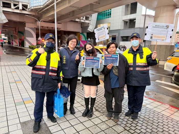 《圖說》板橋警確保每一位國內外遊客留下安全、美好的回憶。〈板橋分局提供〉