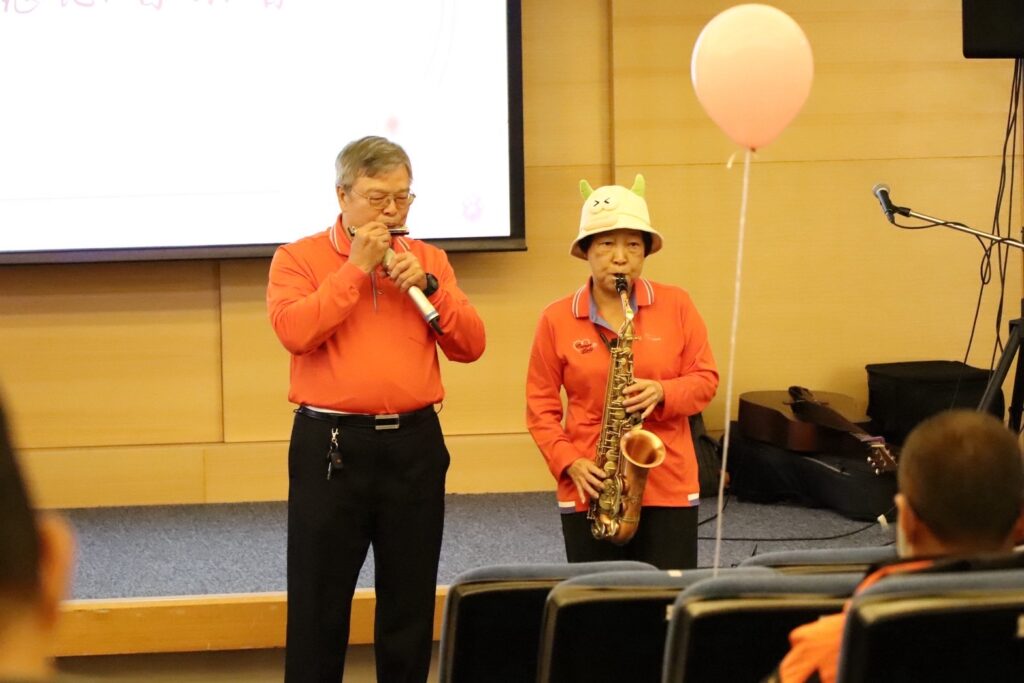 %E6%8E%A5%E5%8F%97%E5%A4%A7%E6%84%9B%E8%82%9D%E8%87%9F%E7%A7%BB%E6%A4%8D%E7%9A%84%E5%90%B3%E5%A5%B3%E5%A3%AB%E5%81%95%E5%90%8C%E4%B8%88%E5%A4%AB%E7%8F%BE%E5%A0%B4%E5%90%B9%E5%A5%8F%E4%B8%80%E6%AE%B5%E8%96%A9%E5%85%8B%E6%96%AF%E9%A2%A8%E6%A8%82%E6%9B%B2