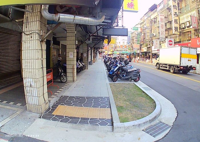 《圖說》施工後讓通行空間變得寬敞順暢。〈工務局提供〉