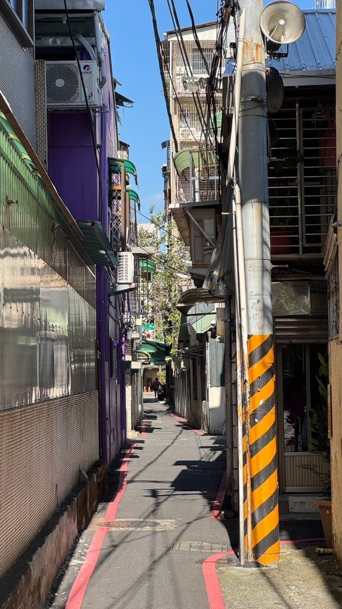 《圖說》巷弄狹窄多死角。〈城鄉局提供〉