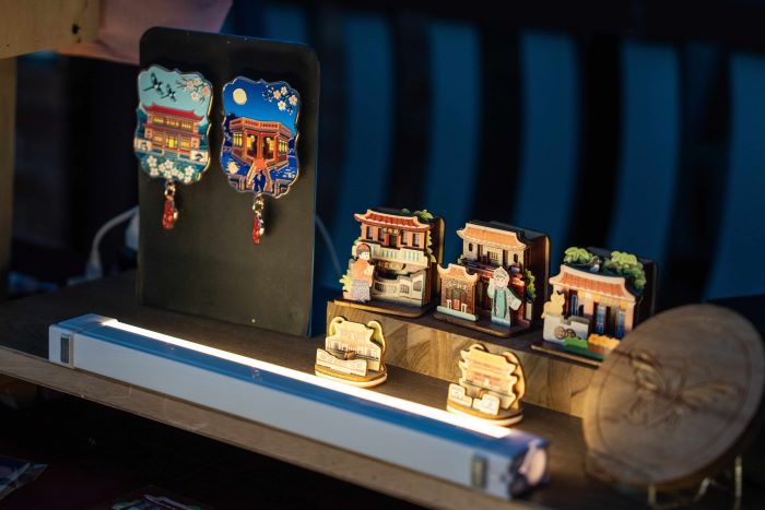 《圖說》壓軸20：20場次光雕播映後有「林園人氣文創抽獎活動」，入場觀眾皆有機會獲得限量好禮。〈文化局提供〉