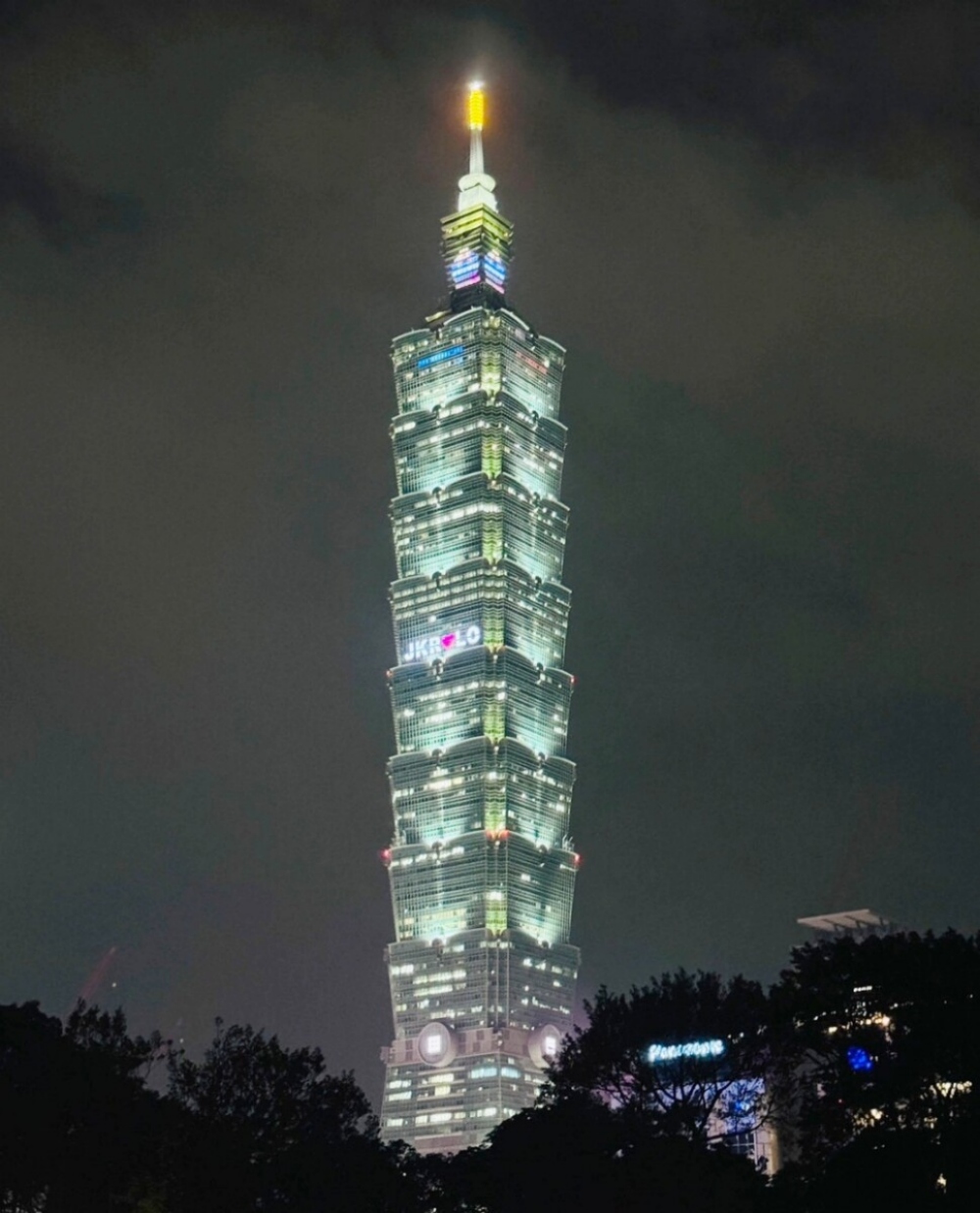 03%E6%B3%B0%E7%98%8B%E8%81%96%E8%AA%95%E9%BB%9E%E7%87%88%E6%87%89%E6%8F%B4%E5%B1%95%E7%8F%BE%E6%B3%B0%E7%99%BE%E6%96%87%E5%8C%96