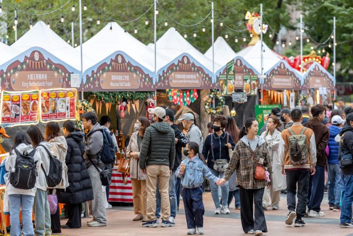 《圖說》深受民眾喜愛的「Freunde willkommen！德國耶誕市集」同樣展現高度吸引力，讓各國遊客在城市中感受濃厚歐式耶誕氛圍。〈觀旅局提供〉