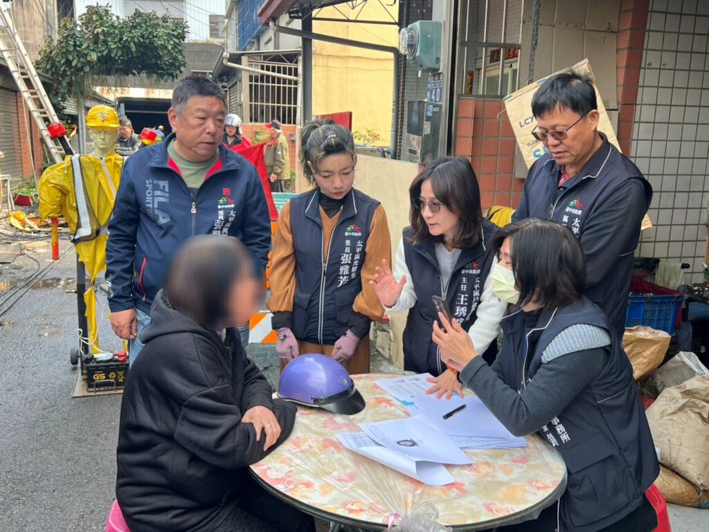 %E5%A4%AA%E5%B9%B3%E6%88%B6%E6%89%80%E4%B8%BB%E4%BB%BB%E7%8E%8B%E7%90%87%E6%98%A4 %E5%8F%B3%E4%B8%89 %E4%BB%8A%E6%97%A9%E7%8E%87%E5%90%8C%E5%9C%98%E9%9A%8A%E5%89%8D%E5%BE%80%E7%8F%BE%E5%A0%B4 %E8%A8%AD%E7%AB%8B%E8%A1%8C%E5%8B%95%E6%88%B6%E6%94%BF%E7%AA%97%E5%8F%A3 %E5%8D%94%E5%8A%A9%E6%B0%91%E7%9C%BE%E8%A3%9C%E8%BE%A6%E8%AD%89%E4%BB%B6