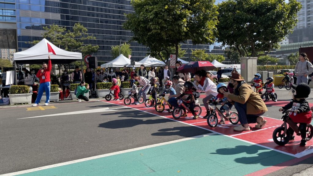 %E9%A2%A8%E7%81%AB%E8%BC%AA%E6%95%91%E6%8F%B4%E6%8F%B4%E9%9A%8A%E6%BB%91%E6%AD%A5%E8%BB%8A%E6%8C%91%E6%88%B0%E8%B3%BD%E6%B0%91%E7%9C%BE%E8%B8%B4%E8%BA%8D%E5%8F%83%E5%8A%A0