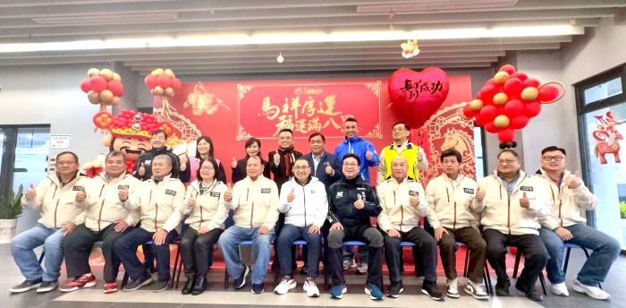 《圖說》市長侯友宜與八里區里長座談合影。〈民政局提供〉