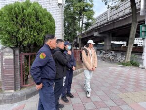 馬到順暢迎新春  大安警維護交通安全