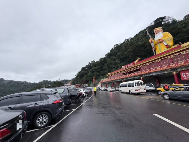 烘爐地春節香火鼎盛   中和警超前部署交通更順暢