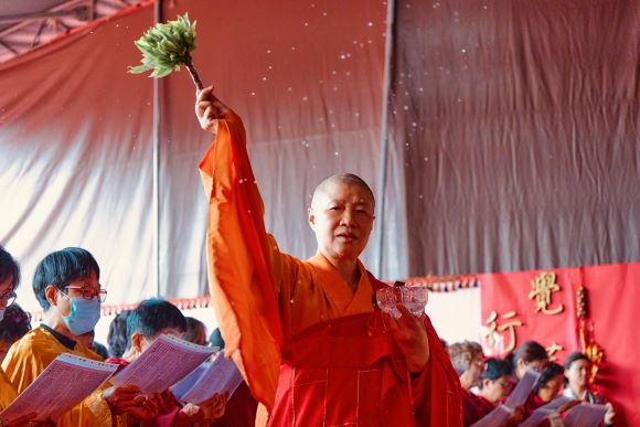 覺行寺初六舉行動工大典  萬燈供佛祈福法會圓滿