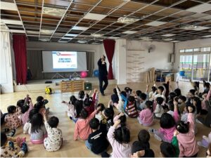 基警發  喔熊馬抵嘉  提燈  交通安全觀念向下扎根