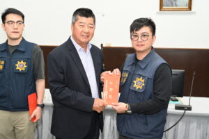 %E4%B8%89 1 300x200 1