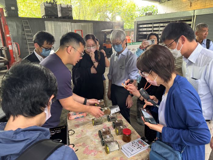黑水虻處理廚餘成果驚艷  日學者訪新北取經