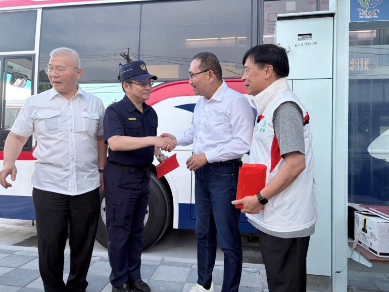 視察淡江大橋交通疏導　 侯：加速智慧監控與公共運輸整