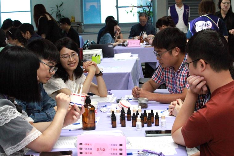 香氛體驗結合數位配對    台電北北區處單身聯誼覓良緣